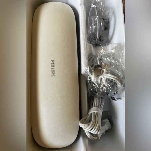 New Never Used Philips Sonicare 9750 DiamondClean Smart, Rose Gold, - Picture 2 of 7